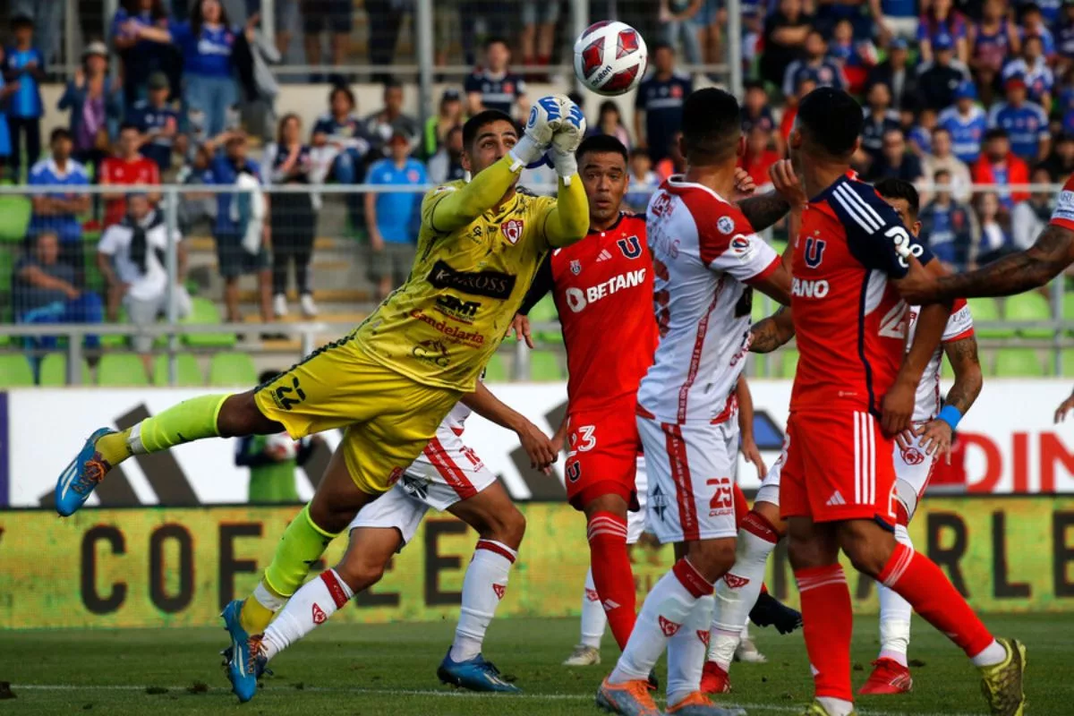 Poco económico: Copiapó inició venta de entradas para duelo con la U y generó molestia de sus hinchas por alto valor del ticket