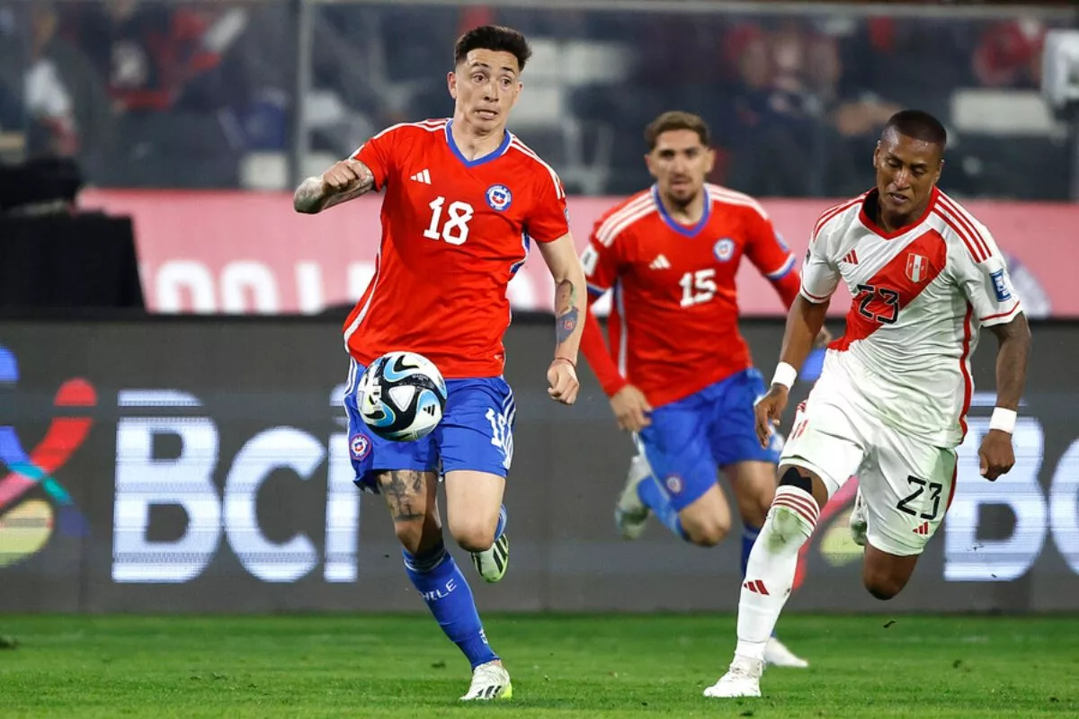 "Es el motorcito de la selección": Rodrigo Echeverría maravilla en el triunfo de Chile sobre Perú e hinchas piden que no salga del equipo