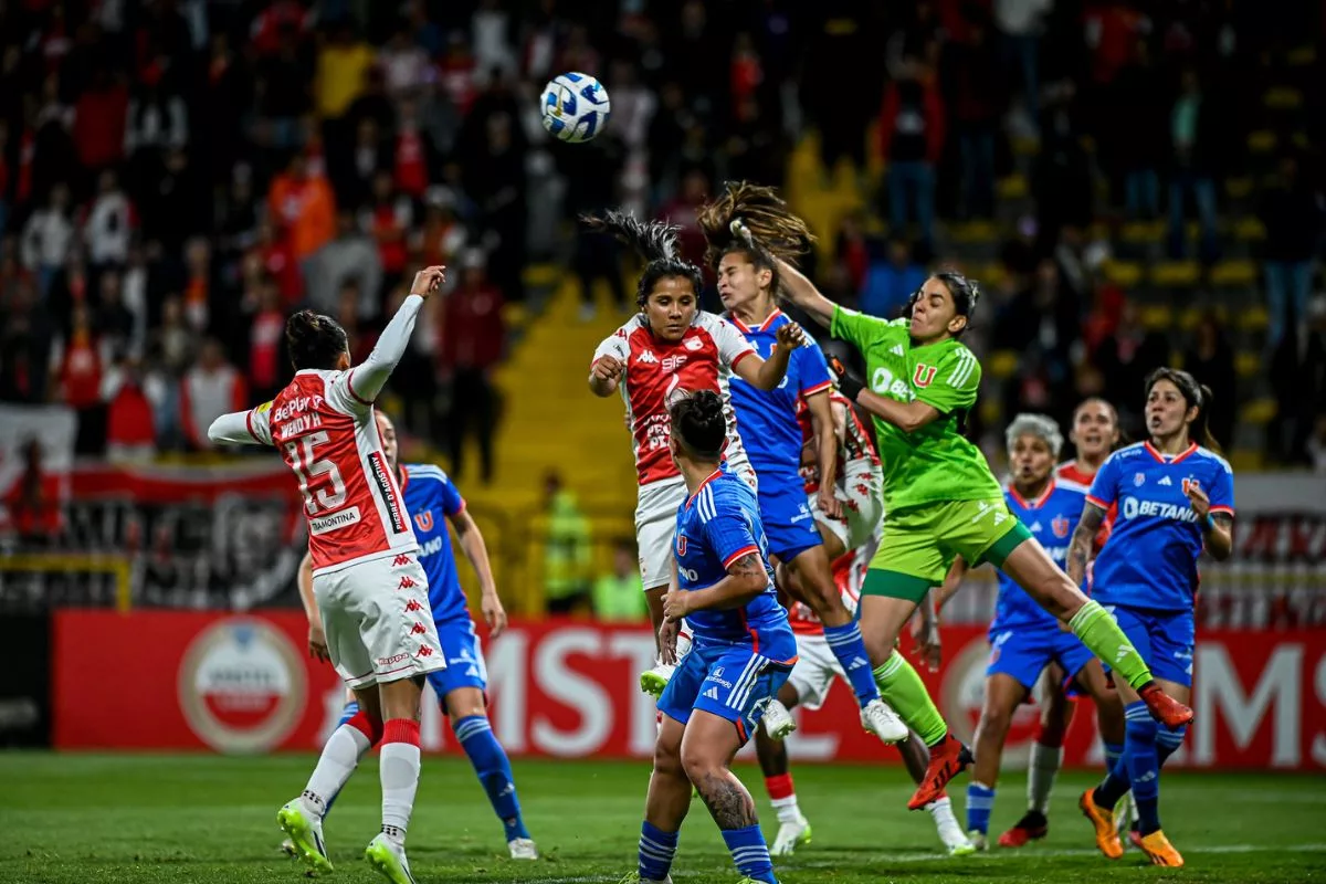 La U en Copa Libertadores: Portales colombianos iracundos luego de que las Leonas eliminaran a las locales de Santa Fe