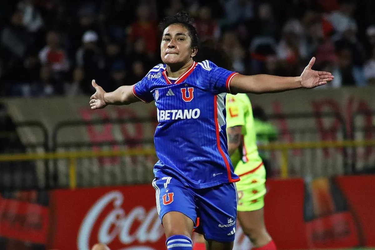 Se acabó el misterio: Rebeca Fernández arregló su situación y renovará con U. de Chile femenina