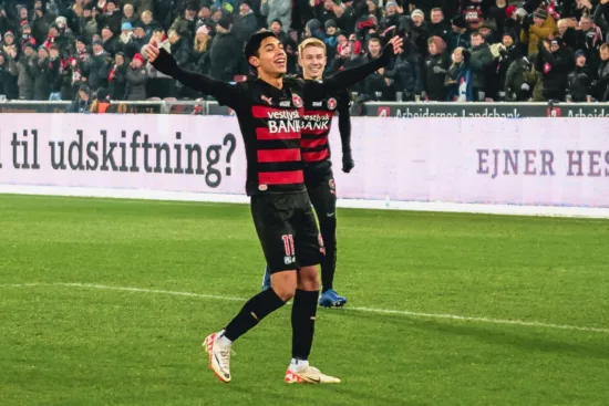 Orgullo nacional: El reconocimiento de la Superliga danesa a Darío Osorio por su partidazo con FC Midtjylland