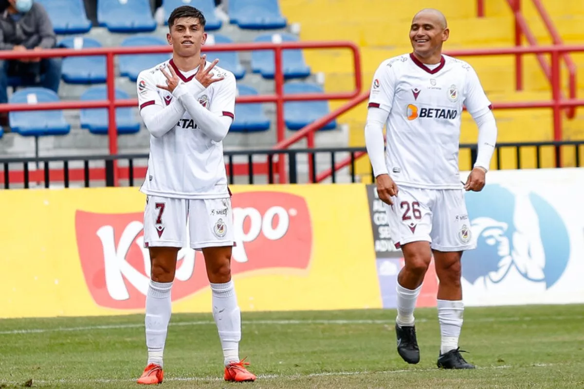 "Quiere comerse la cancha": La alabanza de Chupete Suazo al nuevo refuerzo de Universidad de Chile