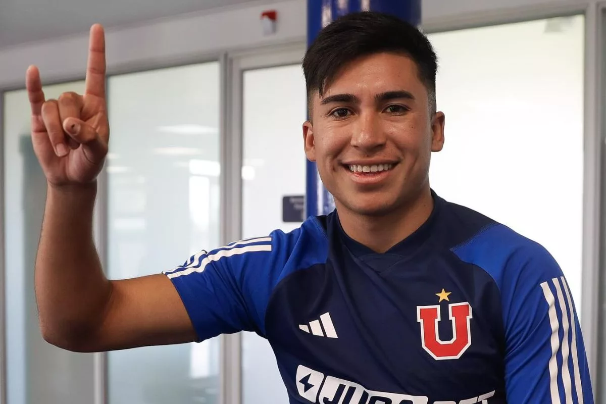 Cambio de sponsor: Así se ve el nuevo auspiciador en las camisetas de Universidad de Chile