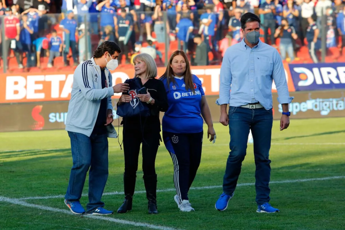 "Esperaba un ramo de flores": Familia de Leonel Sánchez dolida por ausencia de la U en acto conmemorativo de su partida