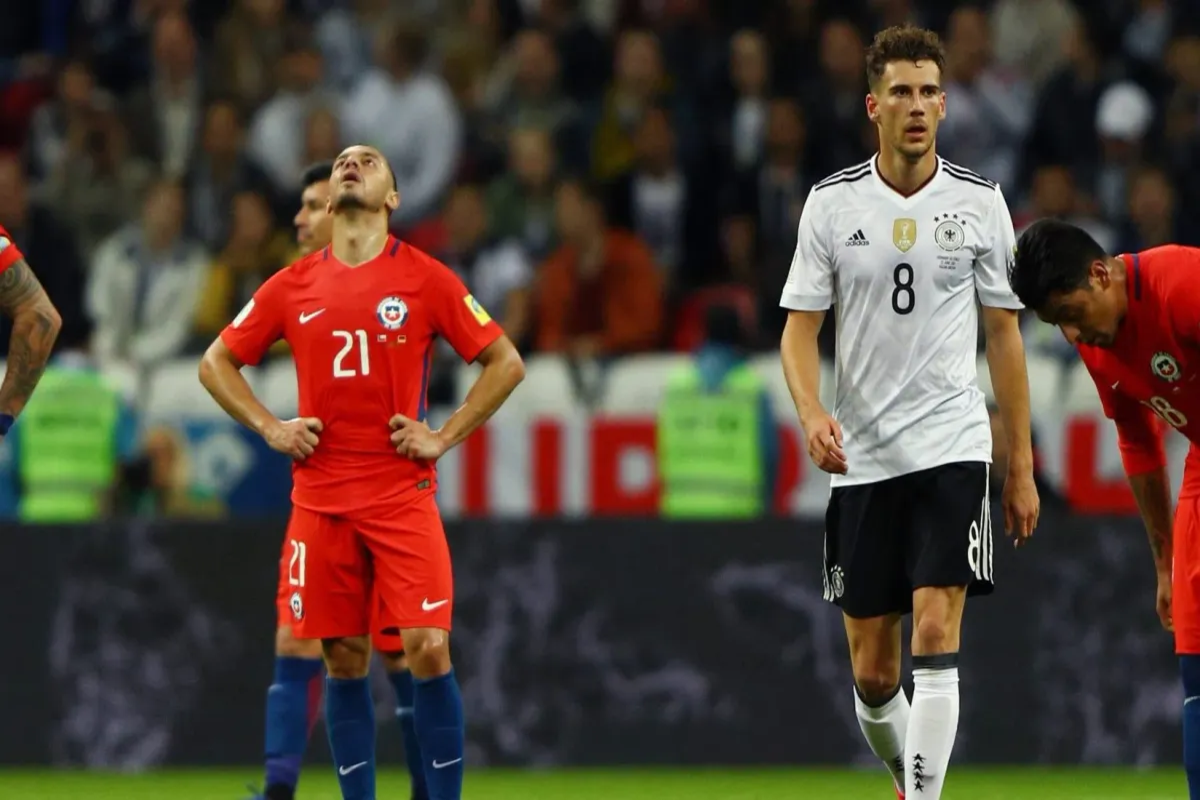 Primer plano a Marcelo Díaz tras su error frente a Alemania por la Copa Confederaciones 2017.