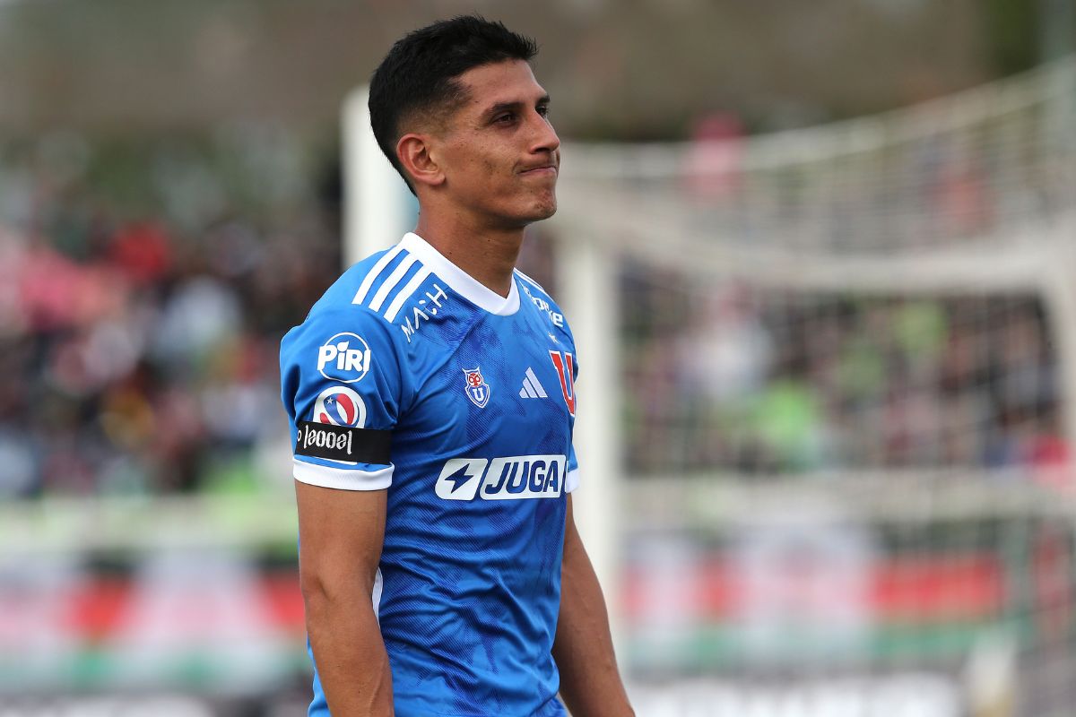 Revelan quién es el jugador "cortado" del 11 titular de Universidad de Chile para partido con Everton