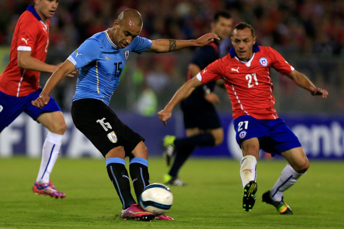 Levantó títulos con la U, fue seleccionado de su país y club de Primera División presentó oferta para su retorno a Chile