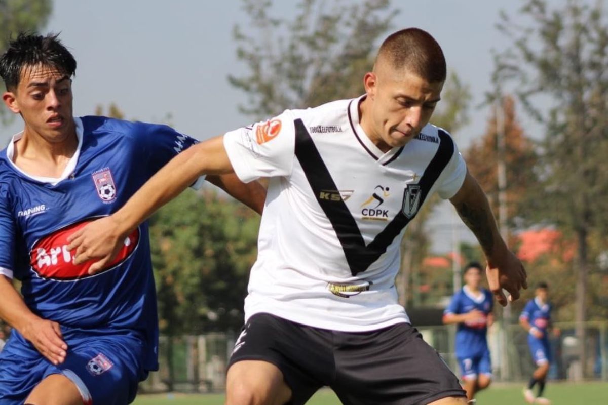 Juega en Municipal Puente Alto y sueña con vestirse de azul: "Dios quiera, en algún momento, llegar a la U; soy hincha"