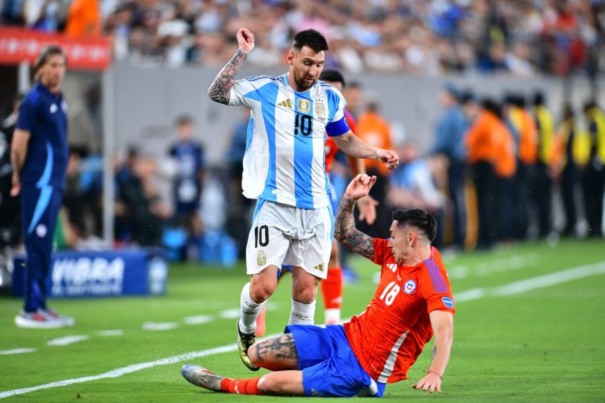 Dos muy alabados: Juan Cristóbal Guarello le pone nota al rendimiento de cuatro exazules contra Argentina