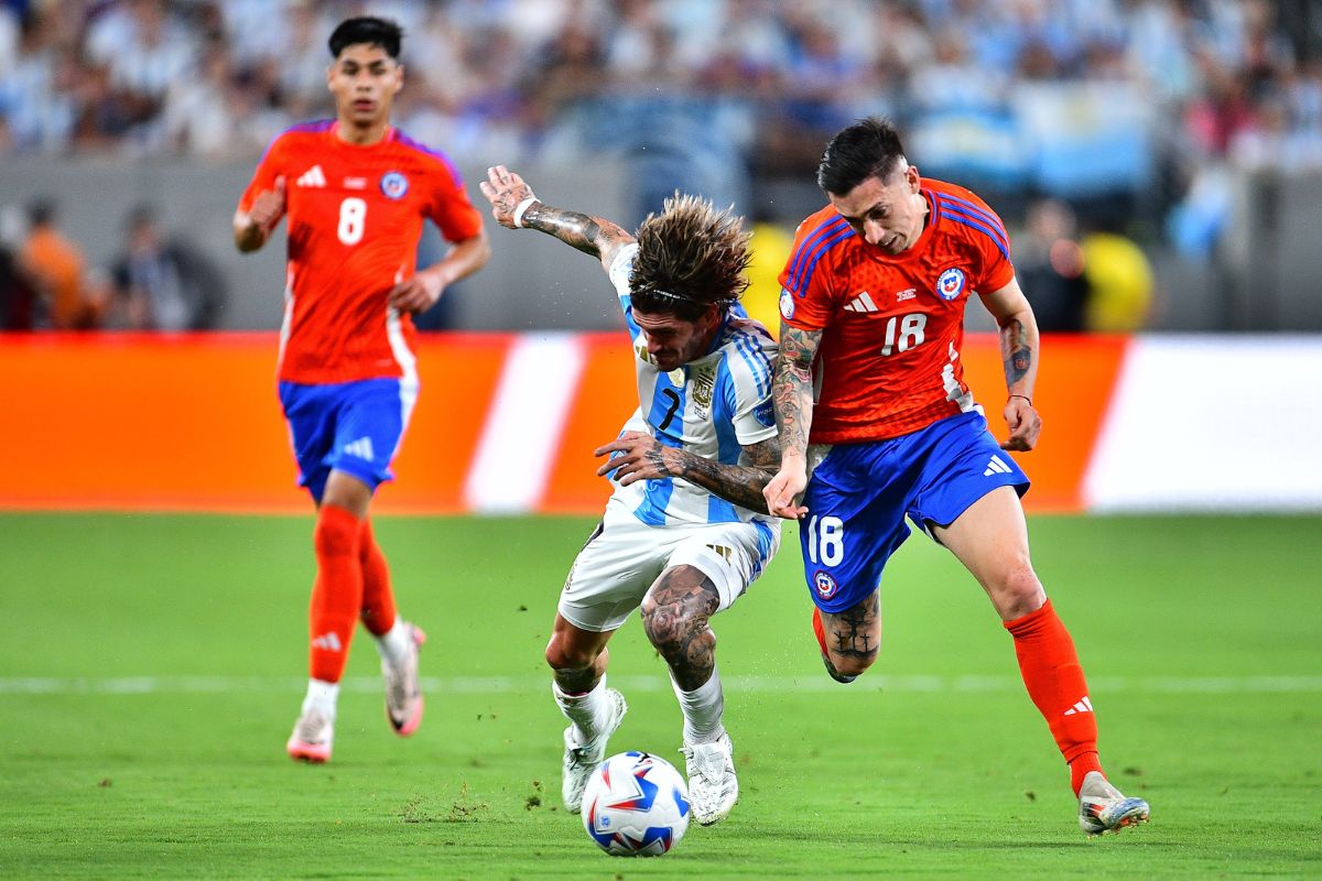 "No lo logramos": Rodrigo Echeverría desolado tras la dura derrota de Chile contra Argentina