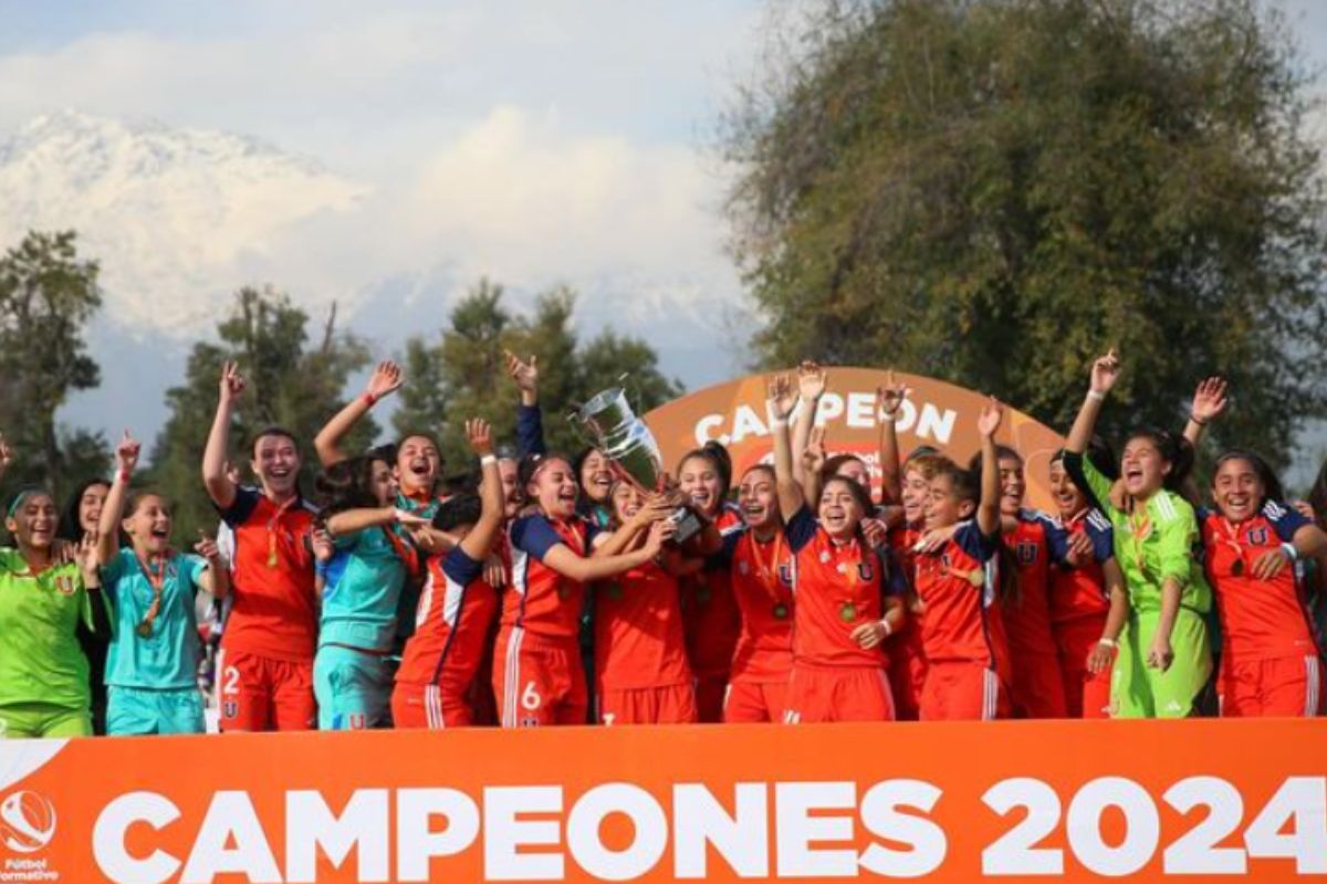 El Bulla está de fiesta: La U femenina sub 16 se consagra campeona en infartante final frente al clásico rival