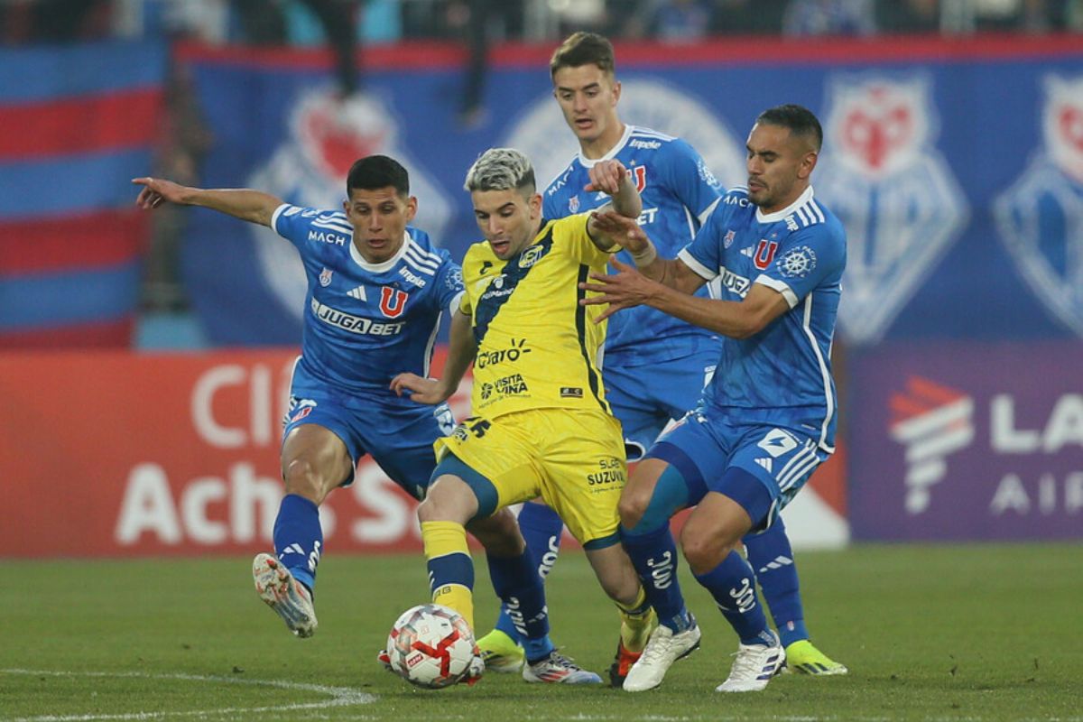 "No resiste más análisis": Hinchas pierden la paciencia por bajo rendimiento de dos jugadores de la U