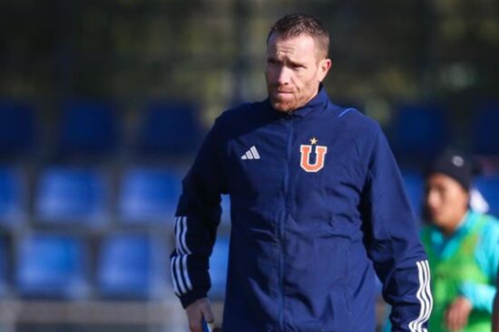 El significativo gesto del nuevo entrenador de Universidad de Chile Femenino tras triunfo ante la UC