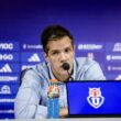 Michael Clark. en una conferencia de prensa en el Centro Deportivo Azul.