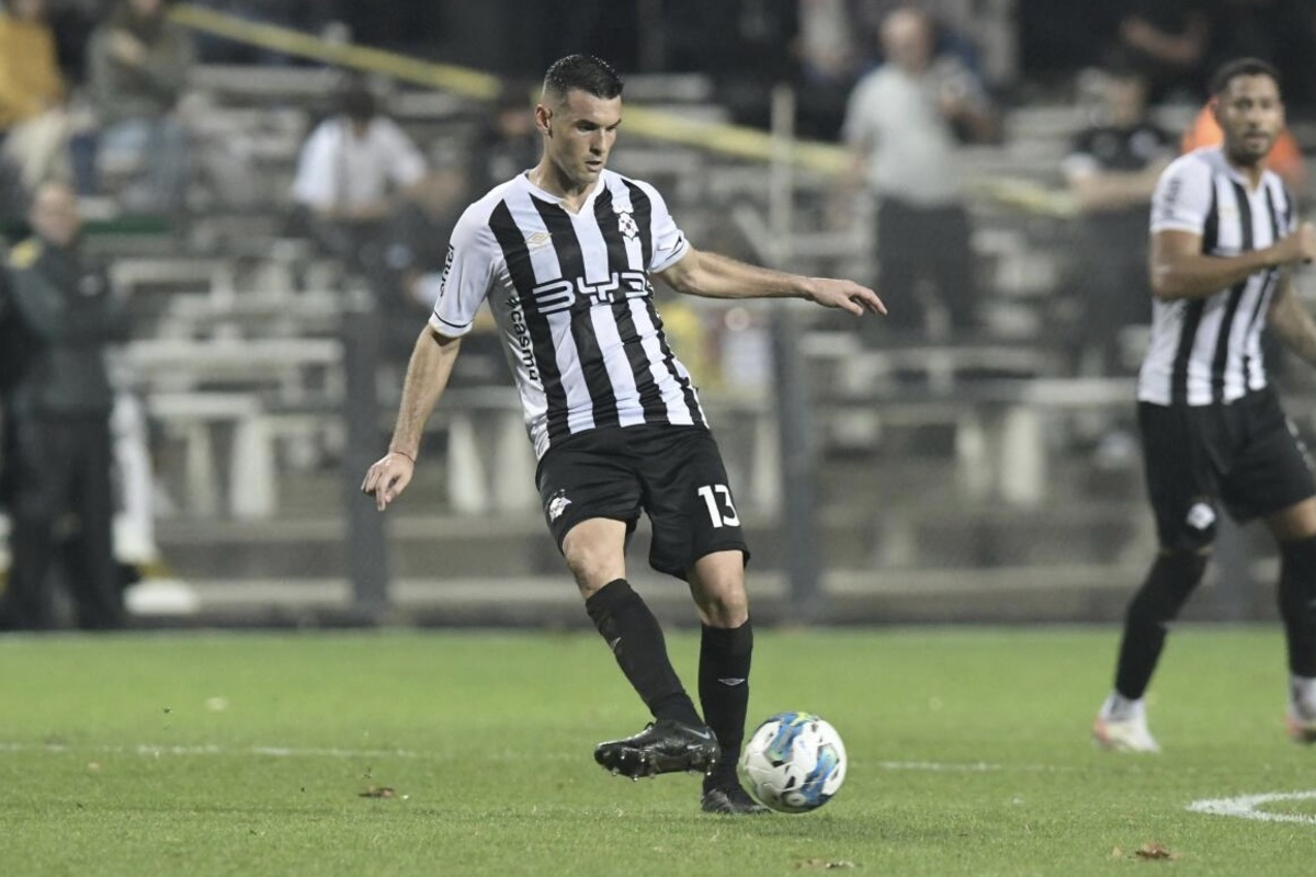 Fabricio Formiliano en Montevideo Wanderers.