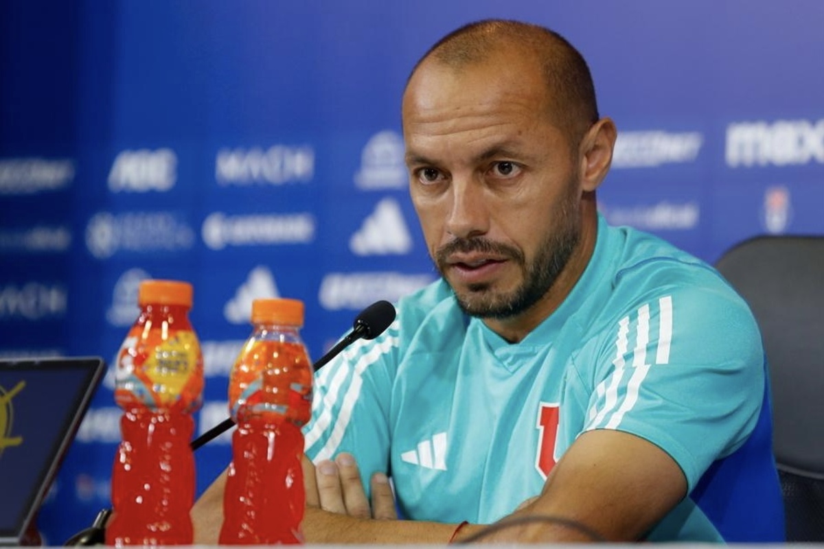 Marcelo Díaz en conferencia de prensa.