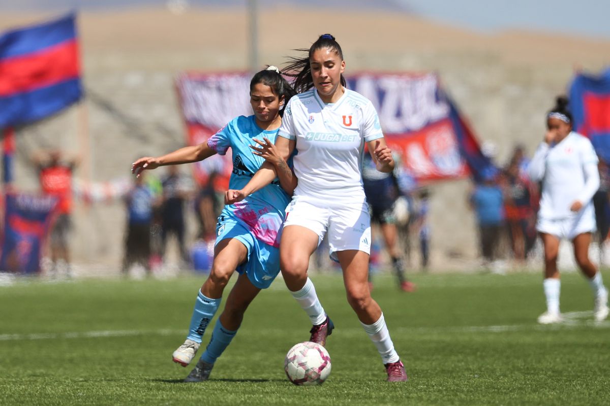 DT de la U femenina terminó choreado con juez central tras empate con Iquique: "No nos gusta hablar de los árbitros, pero son..."