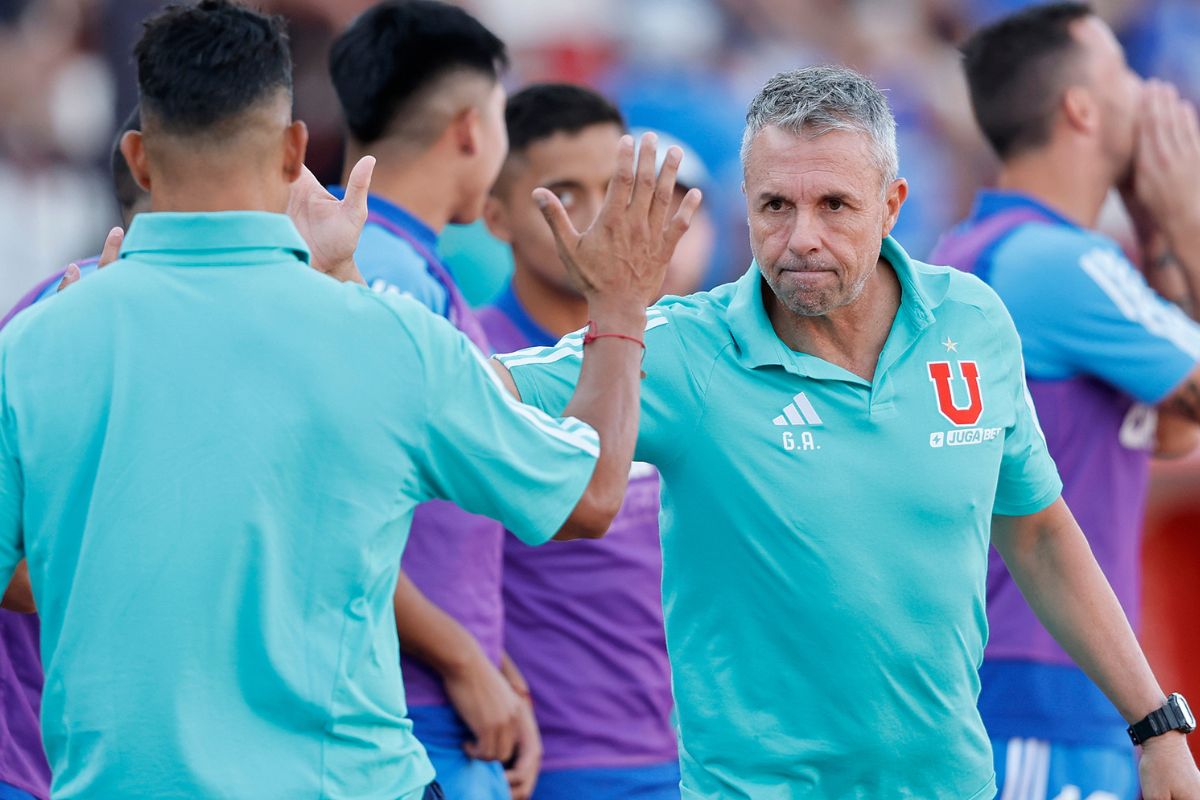 Escuchó al hincha de la U: la gran sorpresa de Gustavo Álvarez para el partido ante O'Higgins de Rancagua