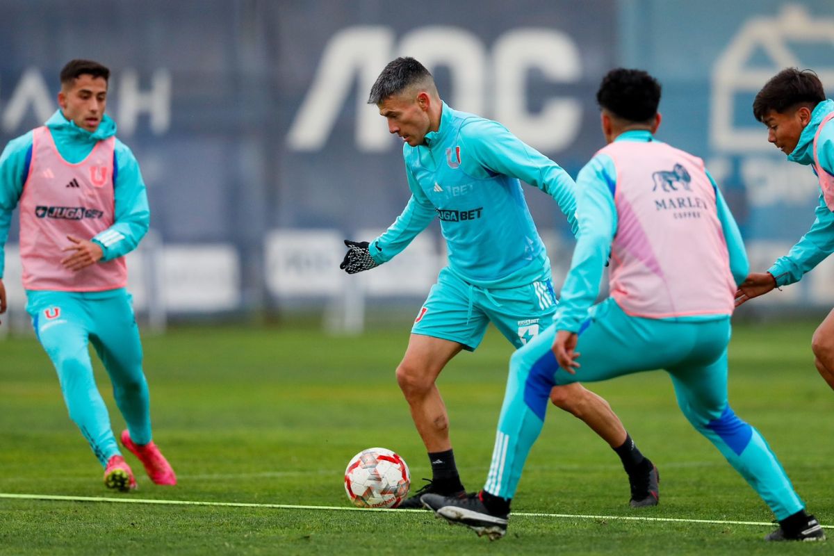 Charles Aránguiz entrena en el CDA.