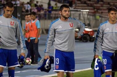 "Debutó profesionalmente en la U, triunfa en Europa y se estrenó en la Campeona del Mundo frente a La Roja"