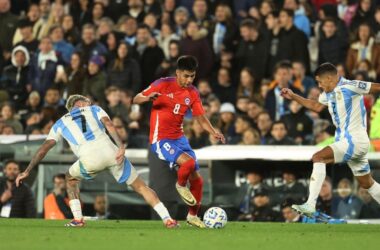 "Parecía su primera vez en una cancha": Barren con Darío Osorio tras derrota de La Roja frente a Argentina