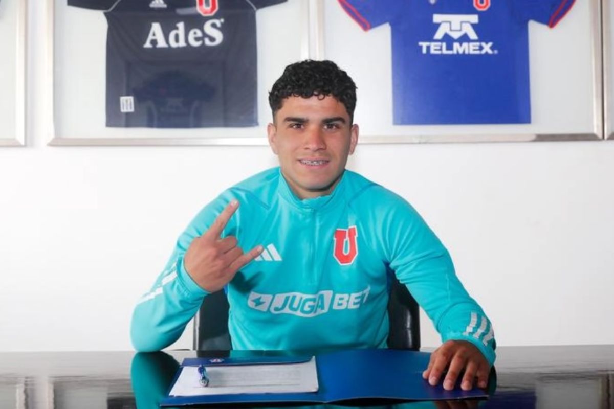 Es oficial: Universidad de Chile celebra el contrato profesional para joven promesa del club