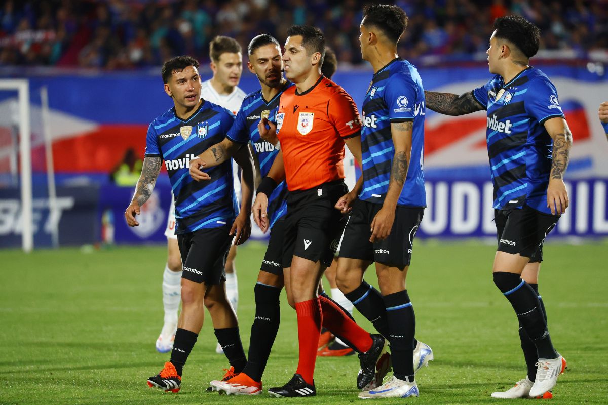 ¿Era o no? La polémica jugada que permitió la apertura de la cuenta para la U ante Huachipato