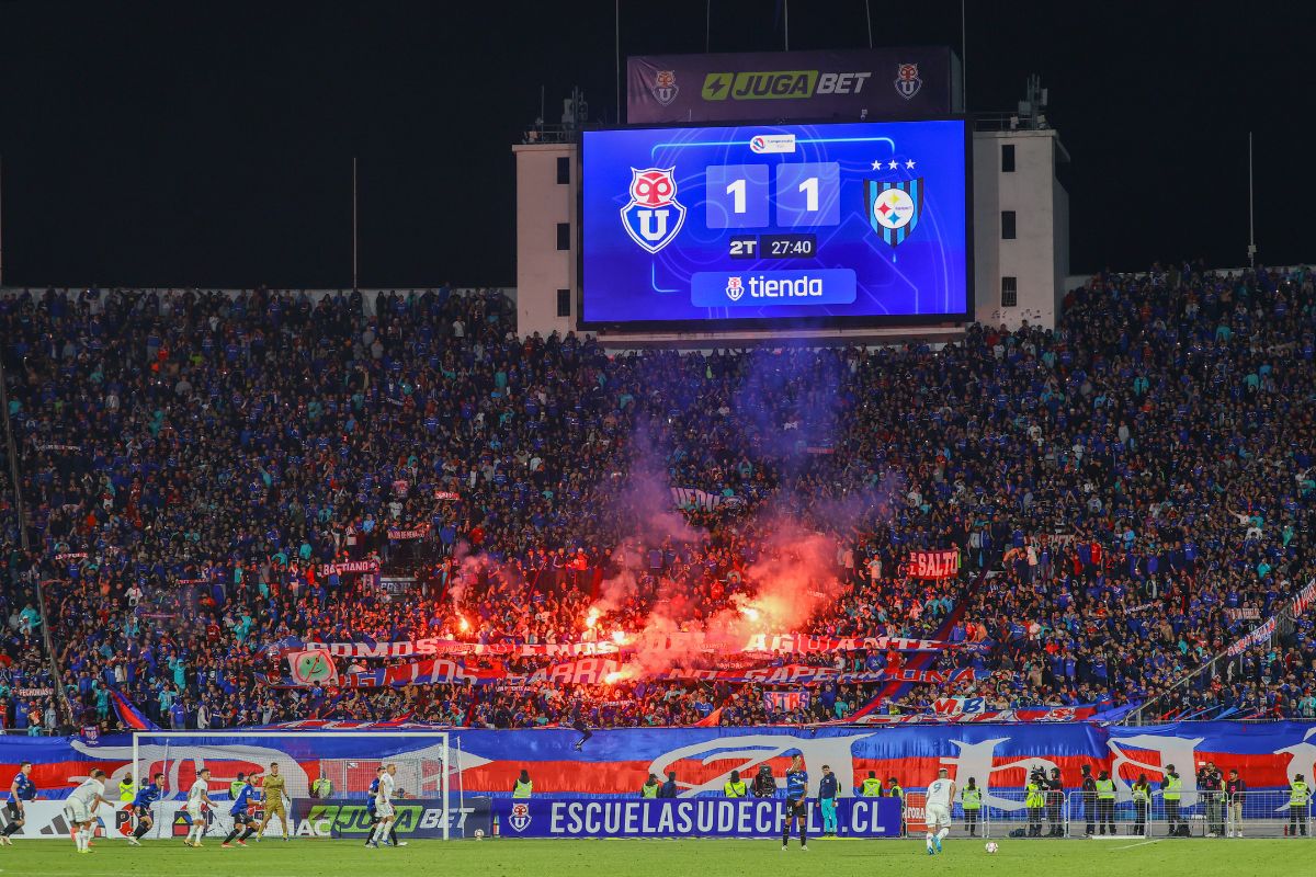 "Un equipo muy grande": figura de Huachipato quedó maravillado tras jugar frente a la hinchada de la U