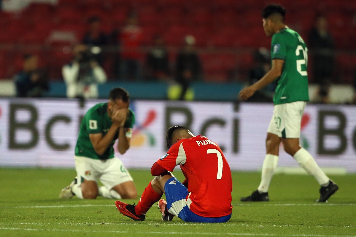 Carlos Lampe se pronuncia sobre la controversia en el gol de Eduardo Vargas tras su grave lesión