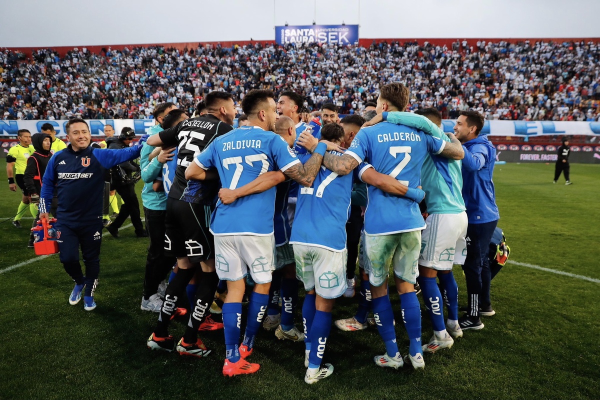 En simultáneo con Colo-Colo: Revelan la fecha y hora en que la U visitará a Ñublense