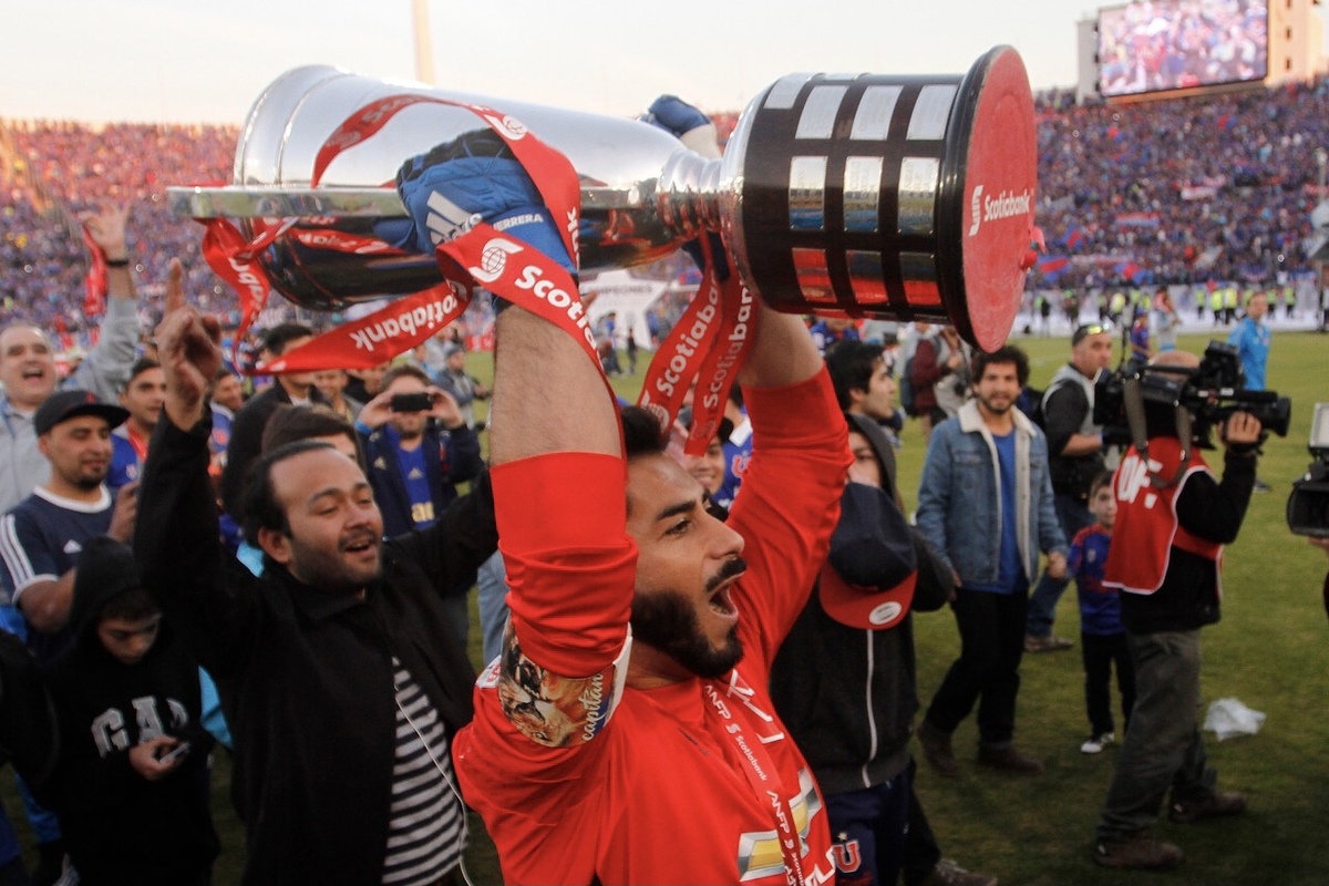 La sorpresiva respuesta de Johnny Herrera sobre una posible final entre la U y Colo Colo por el Campeonato