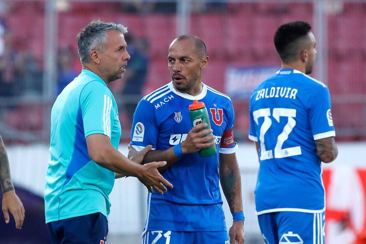 La fórmula que probó Gustavo Álvarez para cubrir las ausencias de dos figuras claves para el partido ante Ñublense