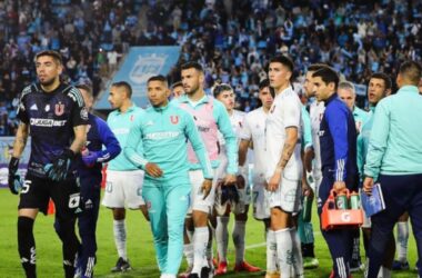 Sigue el dolor de cabeza en la U: principal figura se encuentra en riesgo de suspensión para el partido ante Everton