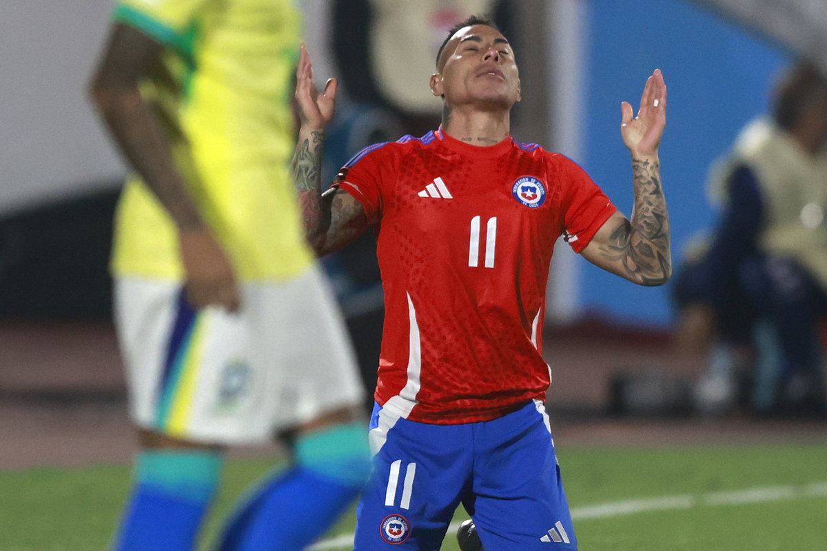 Revisa el golazo de Eduardo Vargas en el partido de Chile vs Brasil