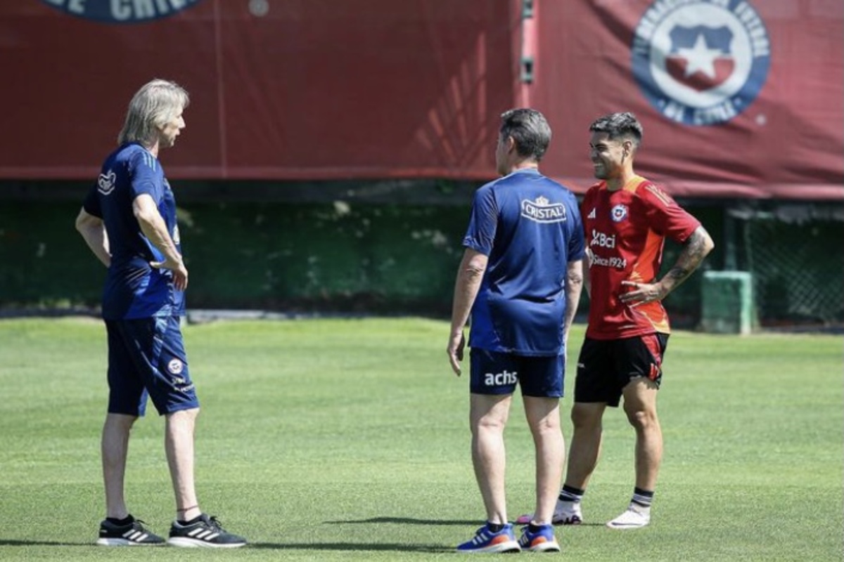 Afina la puntería: Felipe Mora ya se encuentra en Chile entrenando con miras a la doble fecha eliminatoria