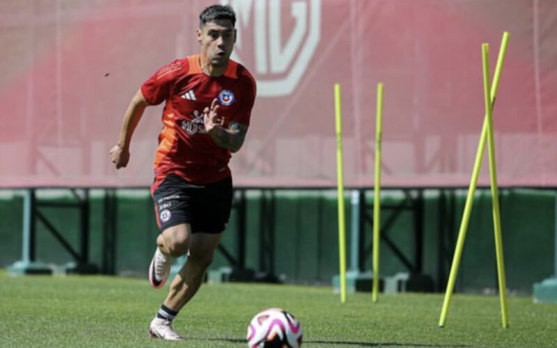 Afina la apuntería: Felipe Mora ya se encuentra en Chile entrenando con miras a la doble fecha eliminatoria