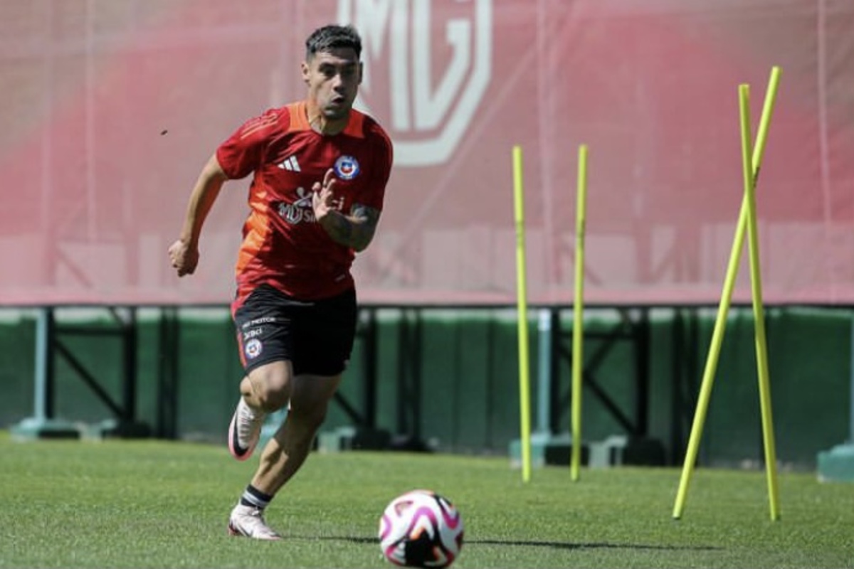 Afina la apuntería: Felipe Mora ya se encuentra en Chile entrenando con miras a la doble fecha eliminatoria