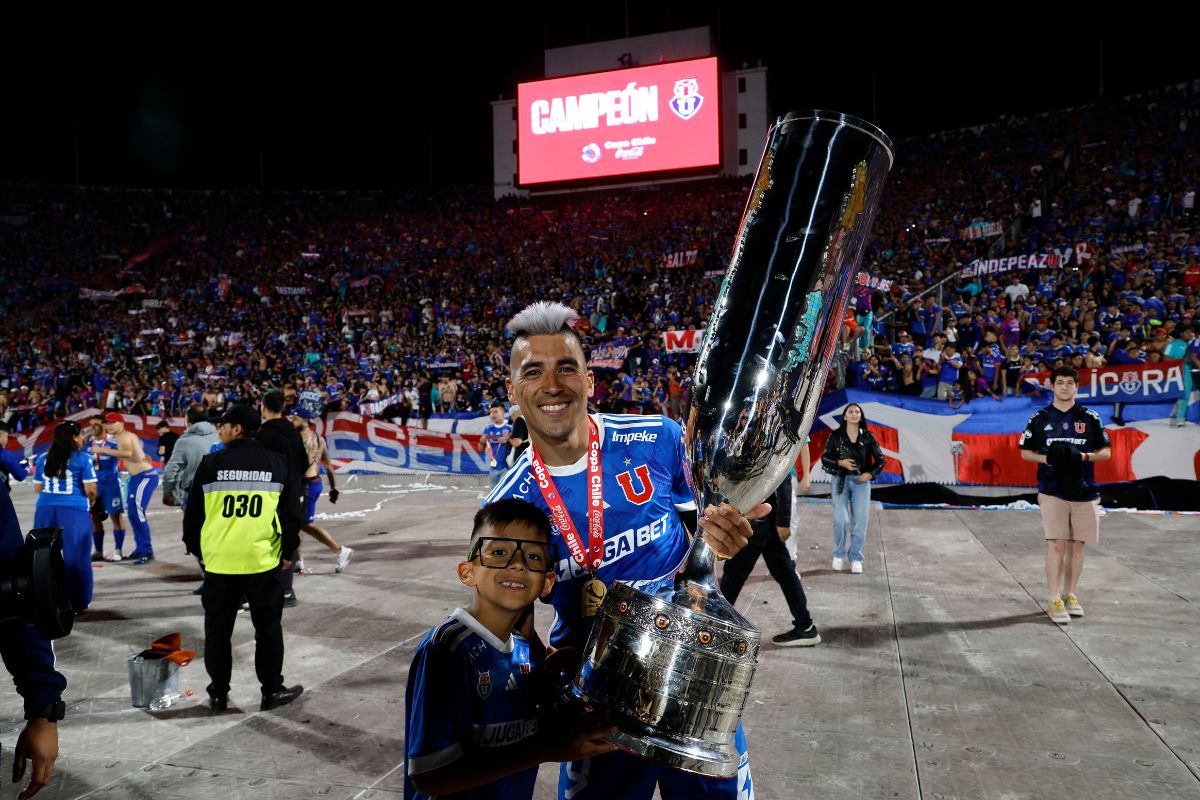 Leandro Fernández y su inesperada reacción tras ser consultado por la revancha ante Colo-Colo en la Supercopa: "En esta profesión..."