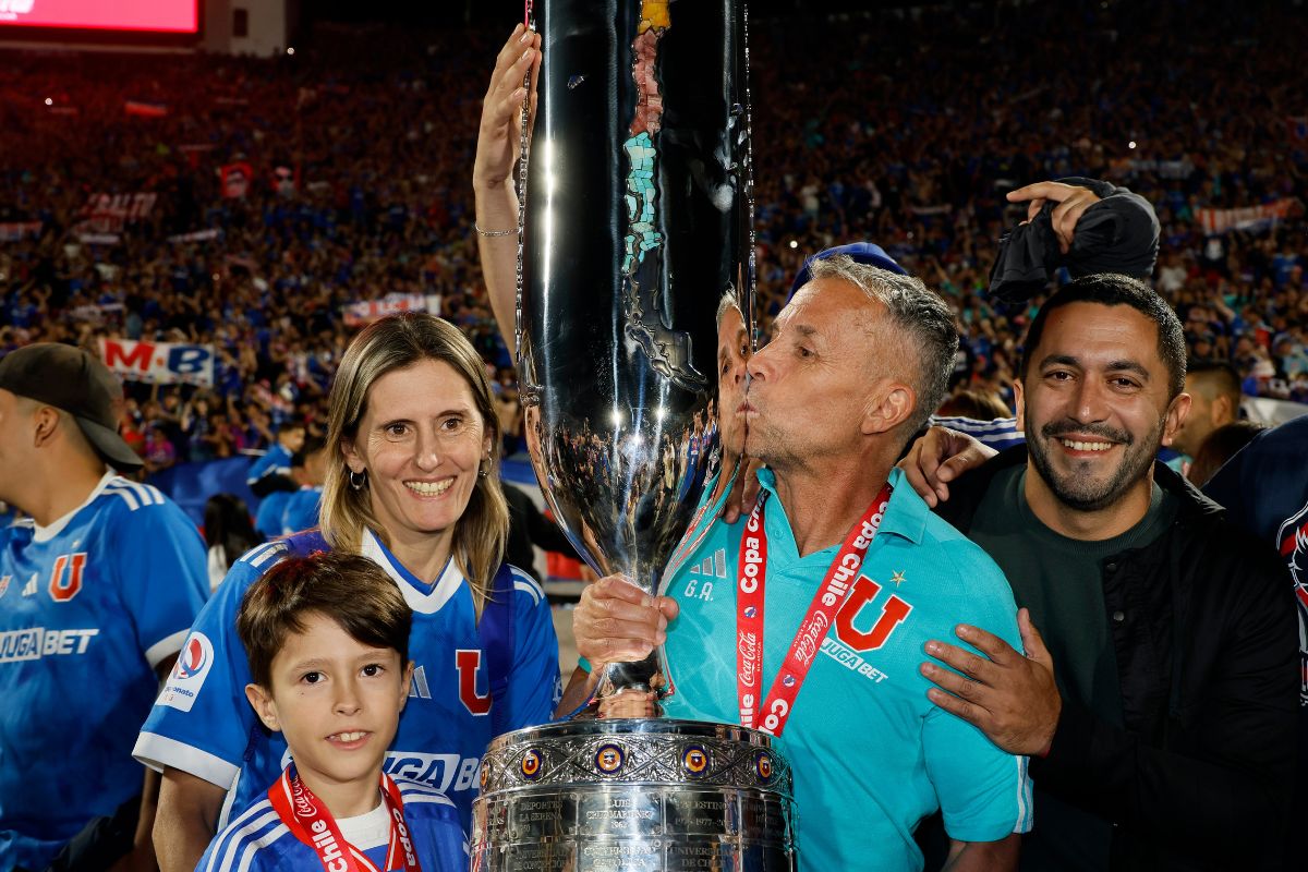 Alejandro Lorca empapa en elogios al principal gestor del año de la U: “El gran hallazgo del fútbol chileno”