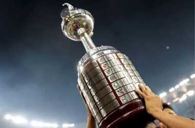 "¿Cuánto logrará recaudar la U? Los jugosos premios económicos que entrega la Copa Libertadores"