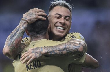 "¿Vuelve a la U? Indican que el futuro de Eduardo Vargas estaría fuera del fútbol brasileño"