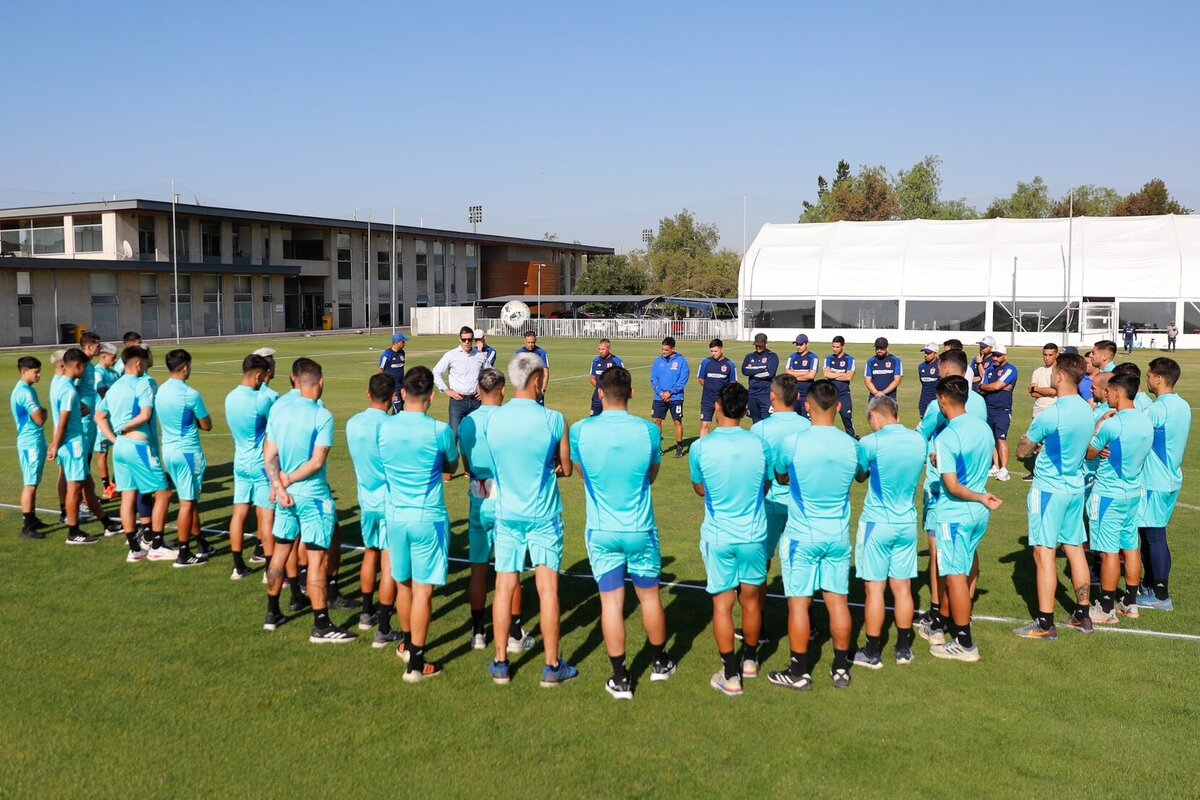 Deben buscar equipo: los 4 cortados de Gustavo Álvarez en pretemporada de la U