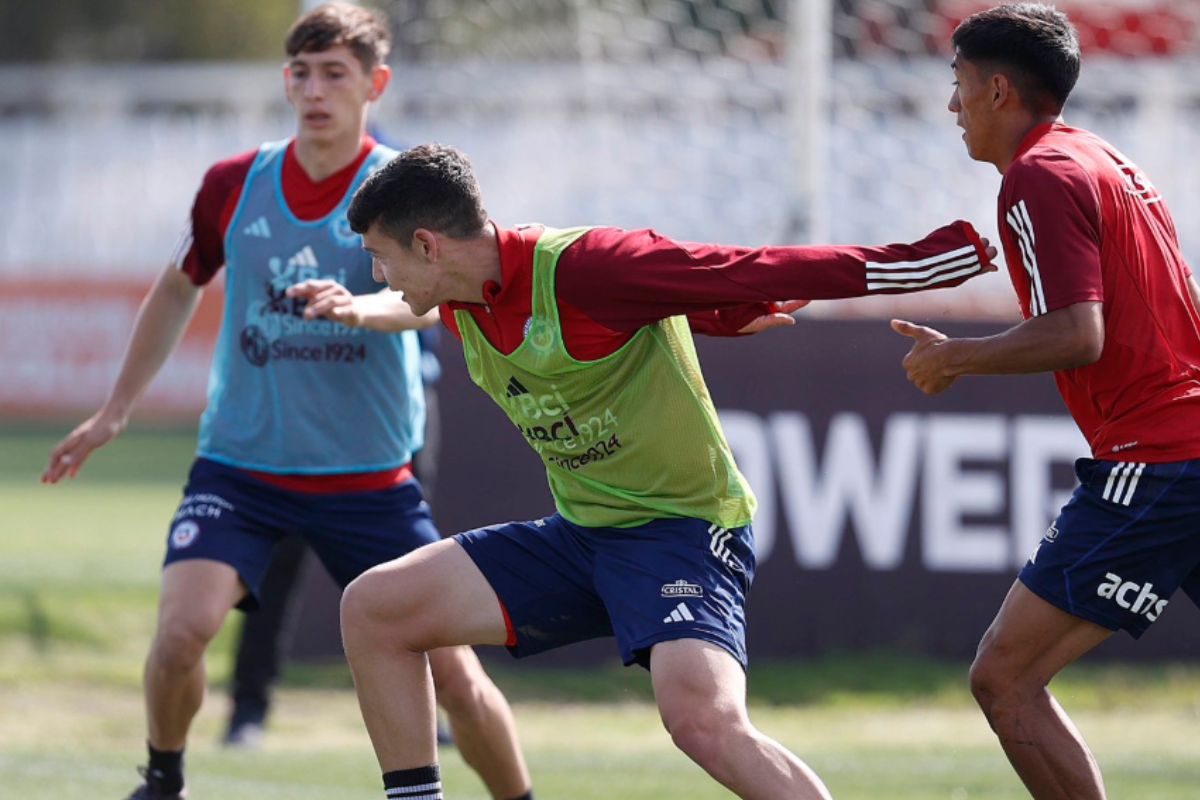 Pide minutos a Gustavo Álvarez: juvenil de la U anotó golazo en importante triunfo de La Roja