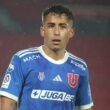 Lucas Assadi con la camiseta de Universidad de Chile.