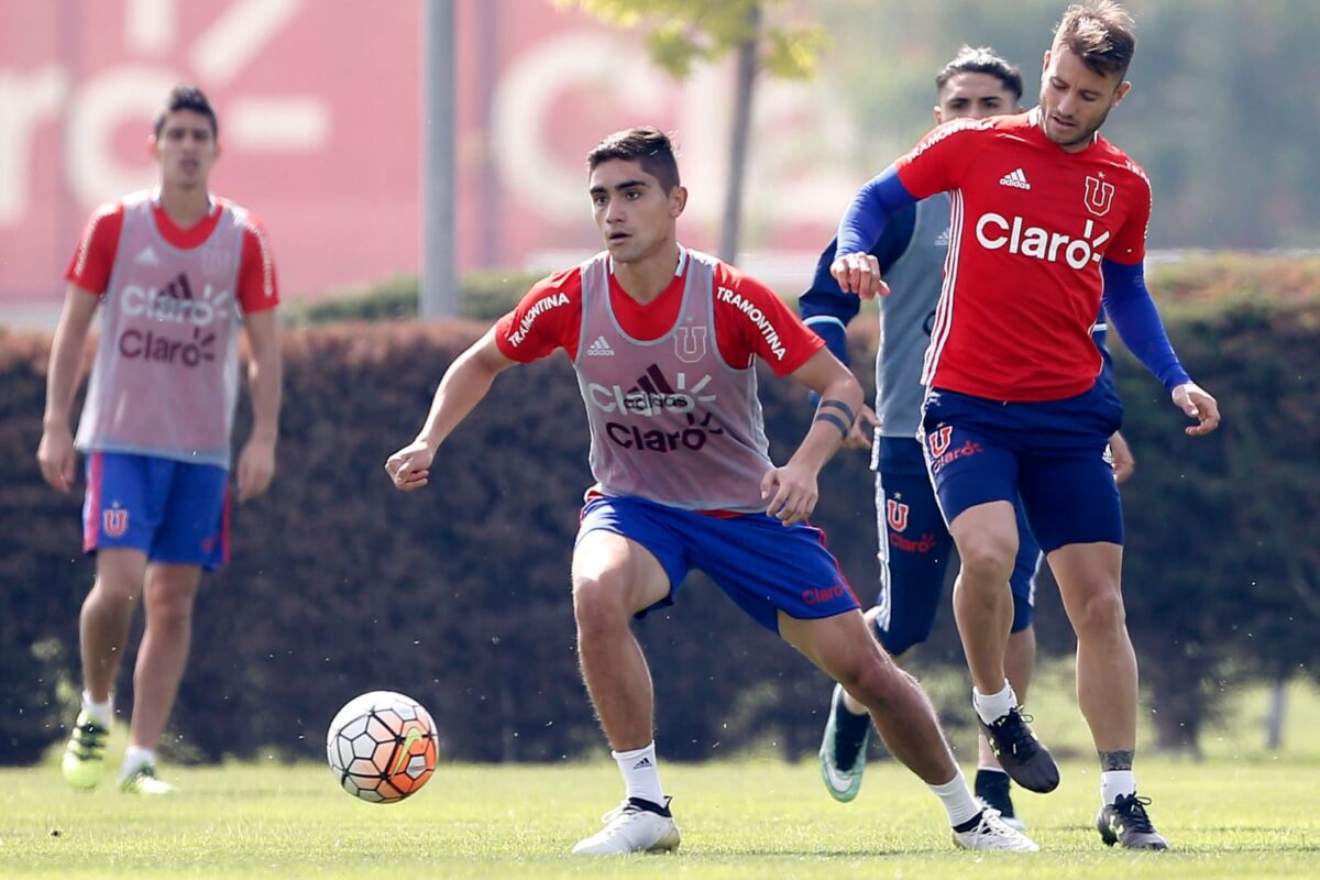 Nicolás Ramírez en un entrenamiento con Universidad de Chile.