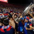 Universidad de Chile celebrando el título de Copa Chile.