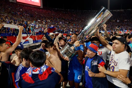 Universidad de Chile celebrando el título de Copa Chile.