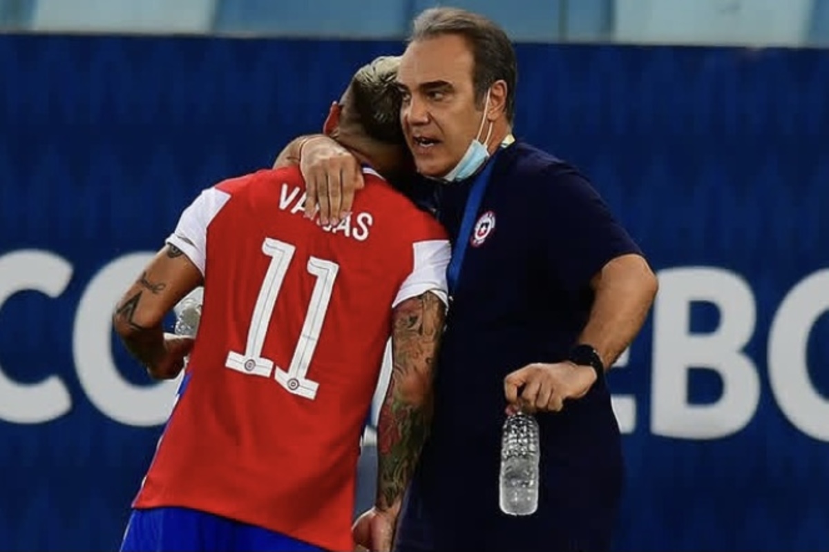 Eduardo Vargas ya palpita el reencuentro con un ex azul en su llegada a Nacional: “Me conoce bien”