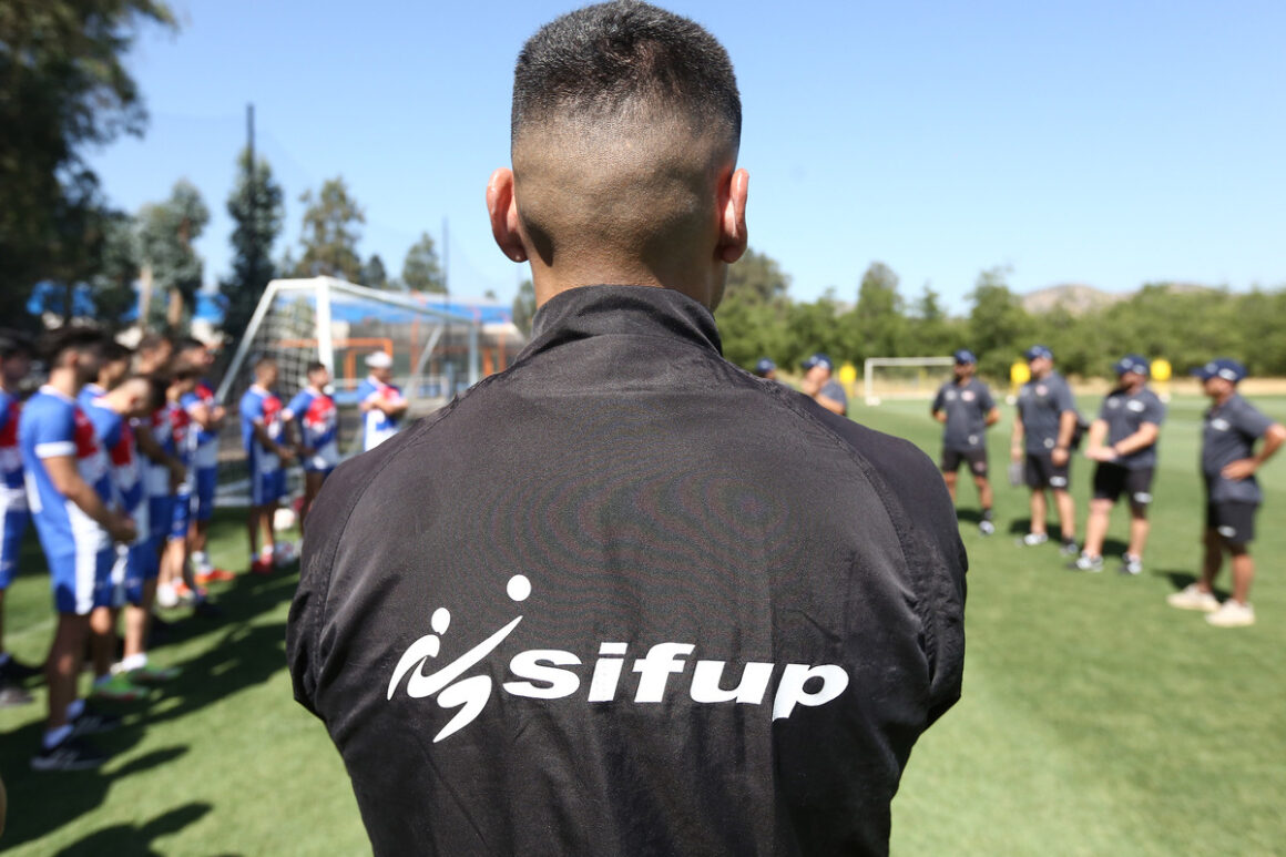 Terremoto en el fútbol chileno: De manera unánime el Sifup se va a paro indefinido para los torneos ANFP