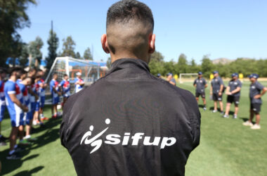 "Terremoto en el fútbol chileno: De manera unánime el Sifup se va a paro indefinido para los torneos ANFP"